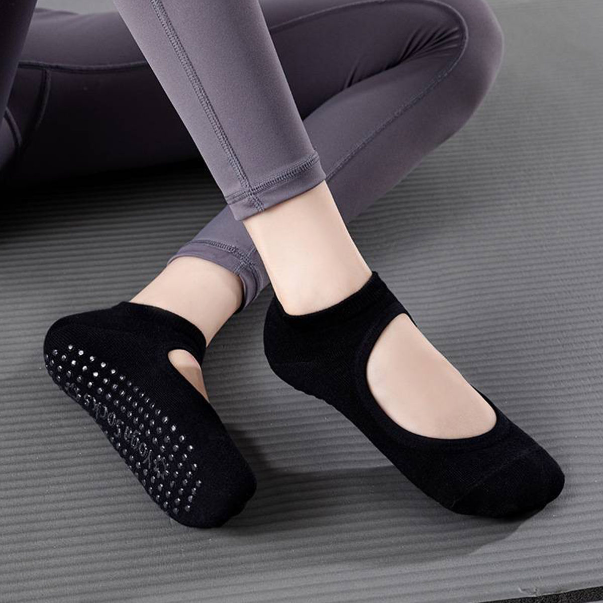 Non-Slip Yoga Socks for Women  - Yoga & Fitness With Faye The Well Being Studio Abbots Langley Reviews のレビューと価格