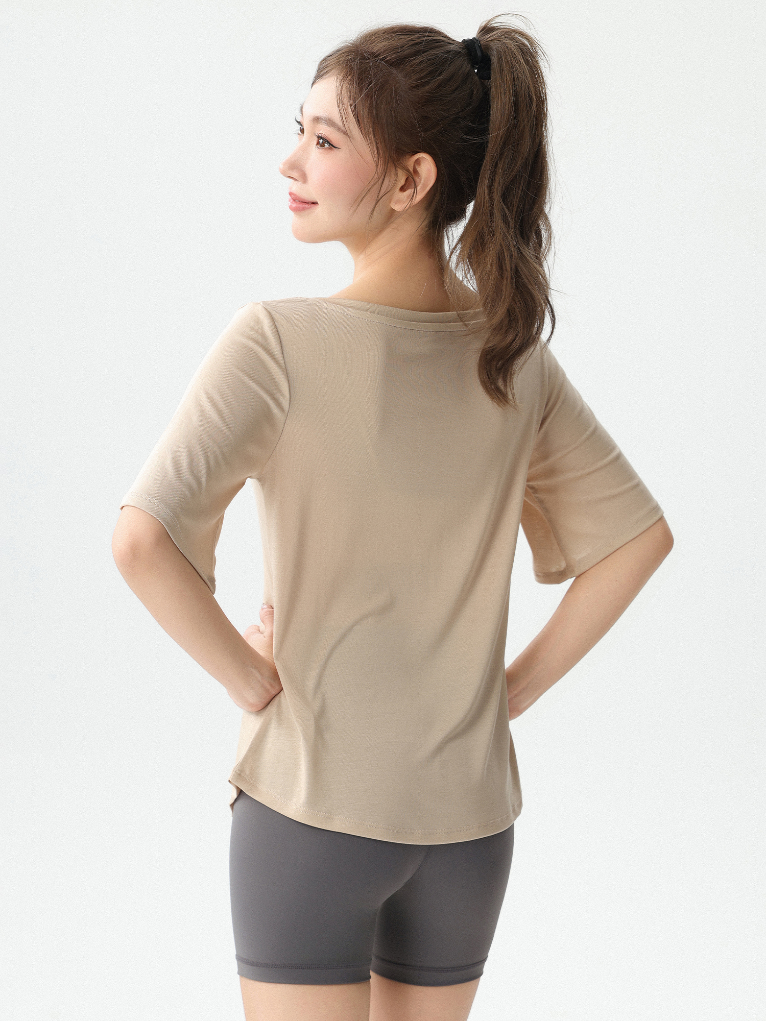 New Loose Women's Yoga Wear V- - Yoga Fitness Wear のレビューと価格
